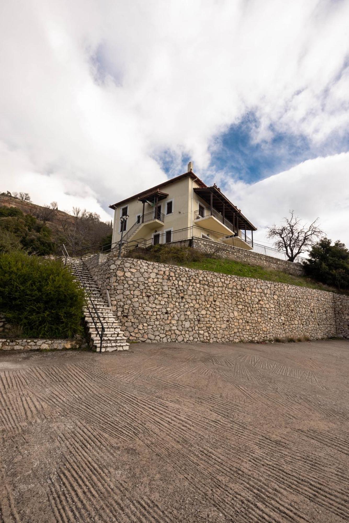 Meli Apartments Arachova Buitenkant foto